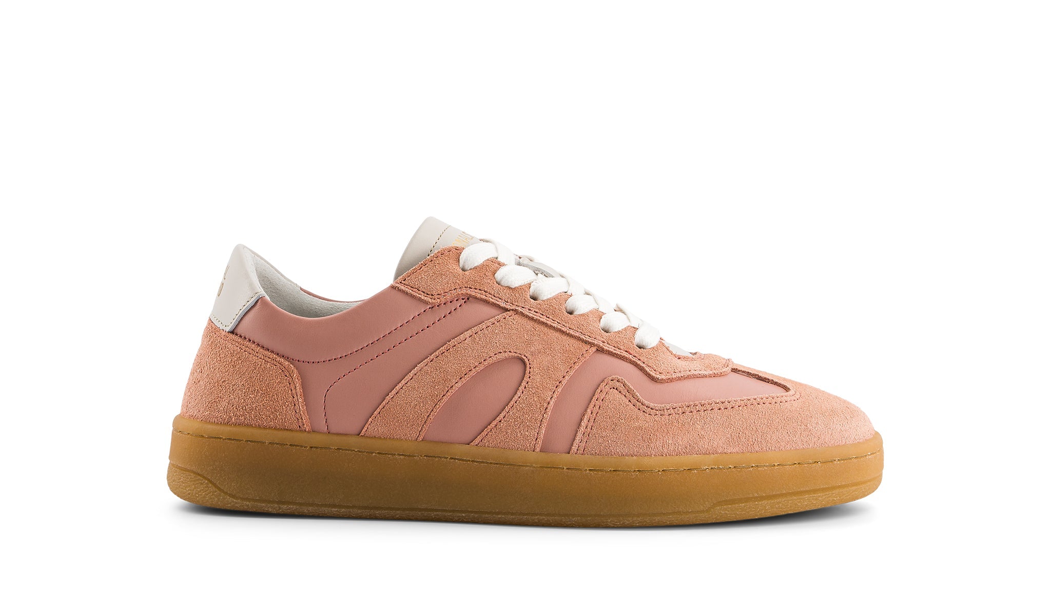 Zoom matière : les sneakers en cuir suède, entre innovation et élégance intemporelle