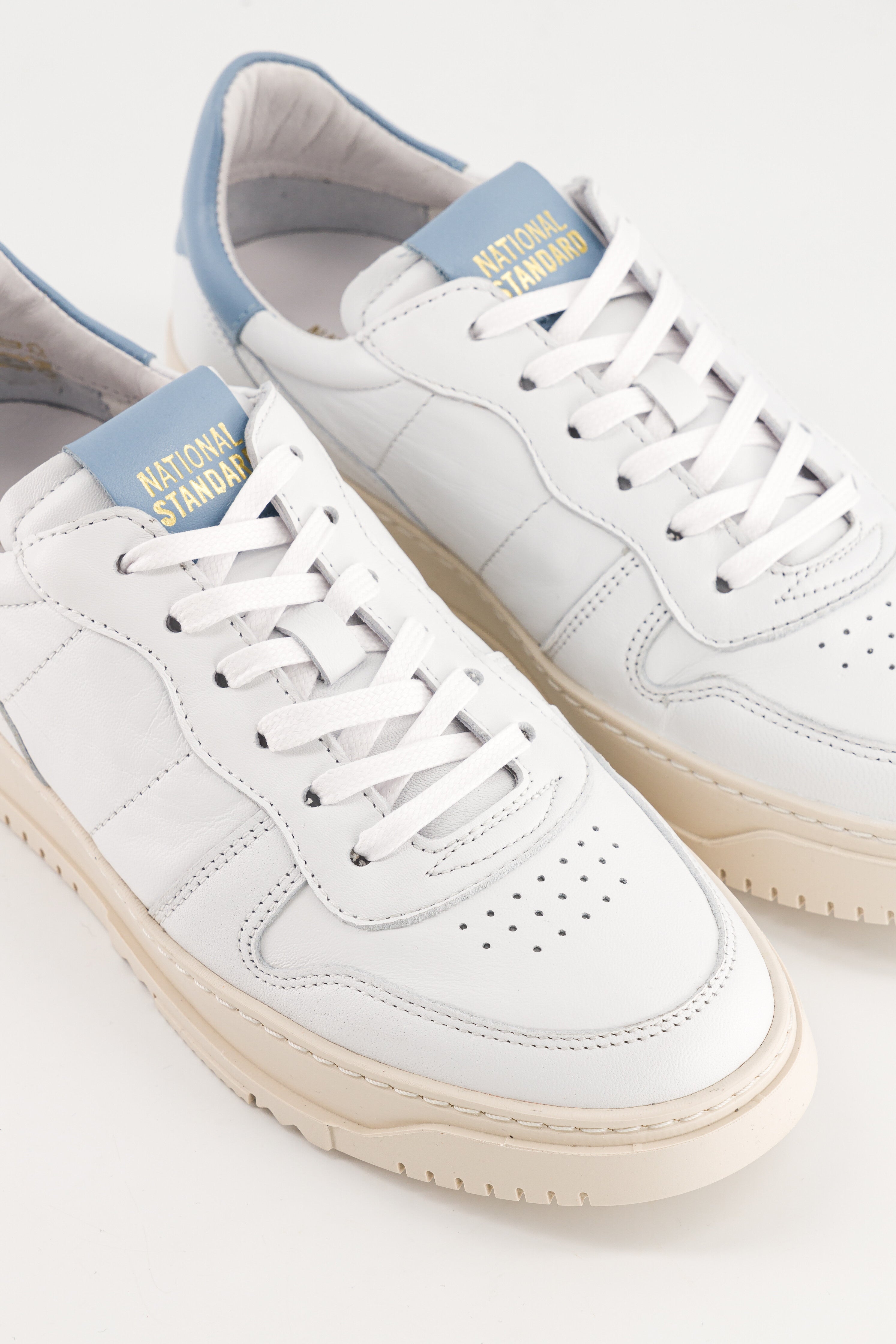 EDITION 8 WHITE CIEL LEATHER